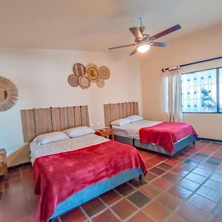 La Rosa Nautica Hostel Guaduas Bagian luar foto