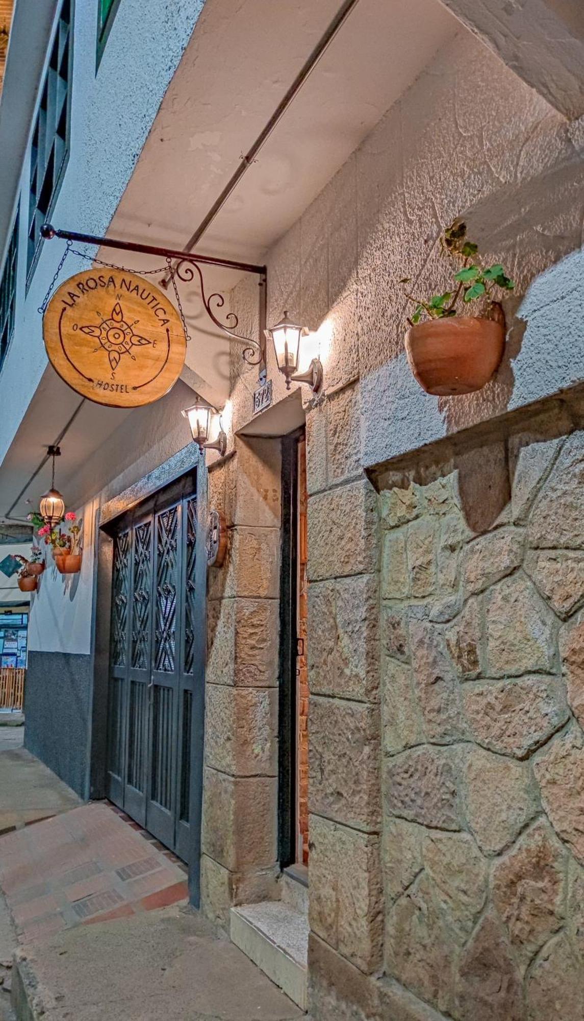 La Rosa Nautica Hostel Guaduas Bagian luar foto