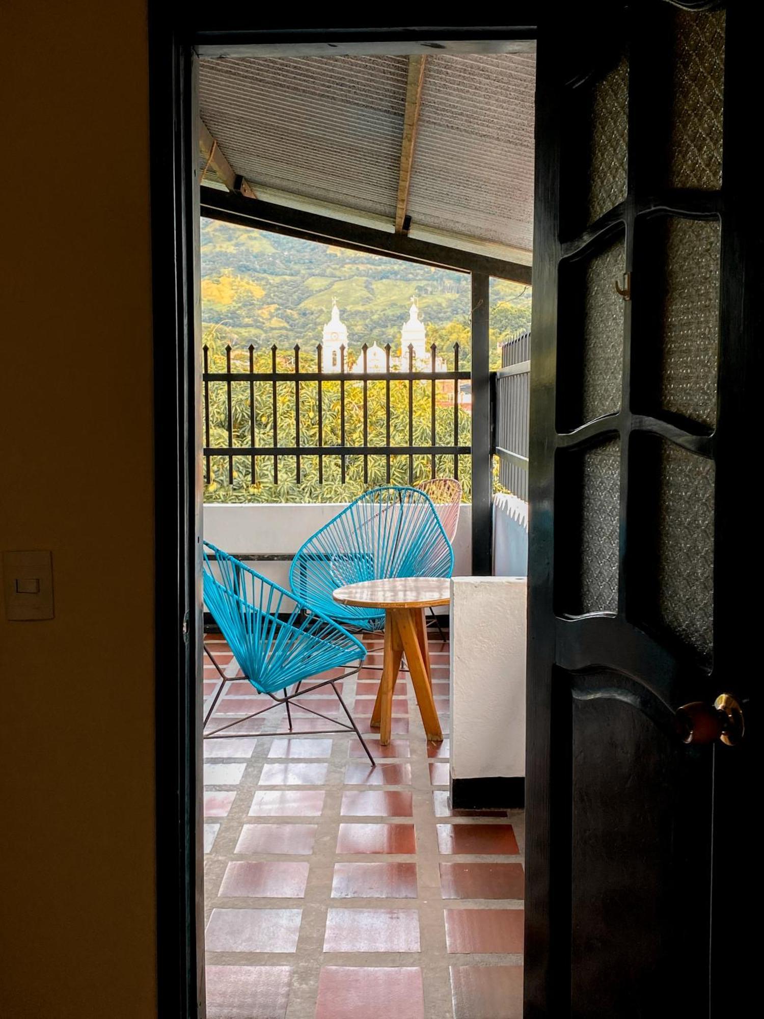 La Rosa Nautica Hostel Guaduas Bagian luar foto
