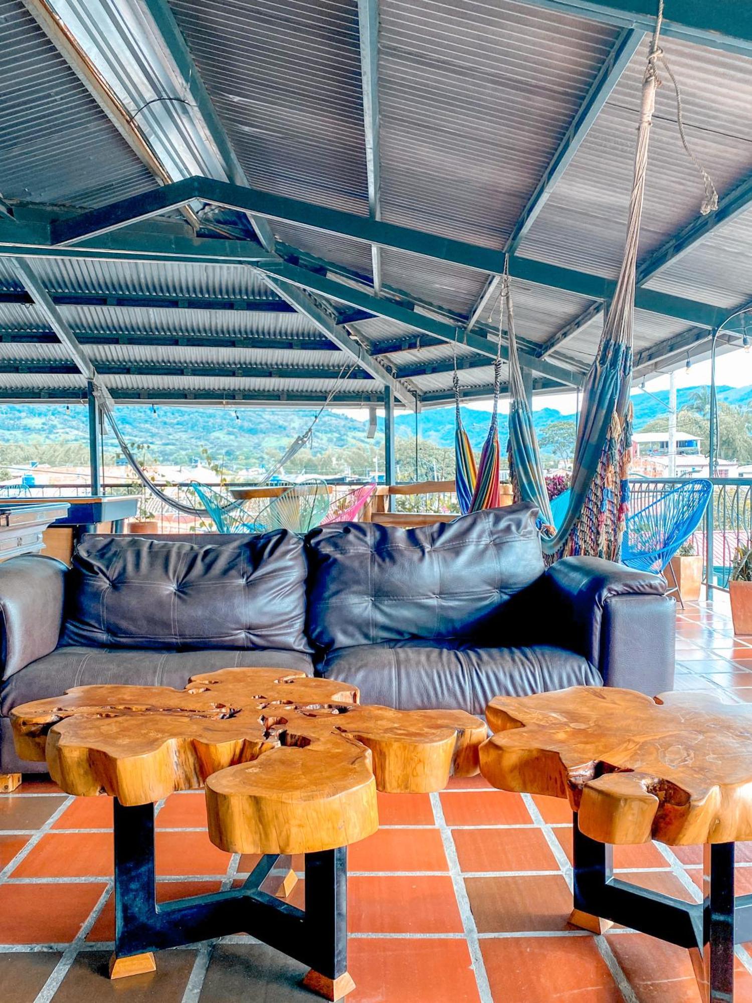 La Rosa Nautica Hostel Guaduas Bagian luar foto